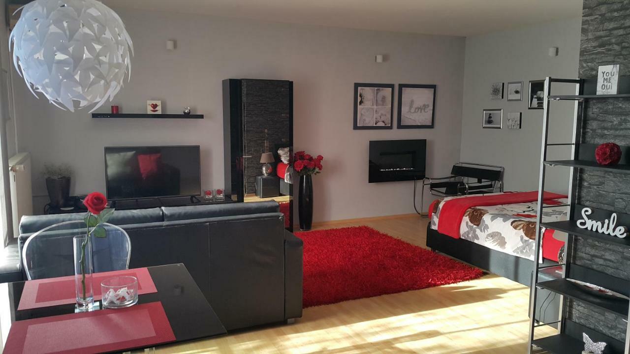 Apartment Rosy ลูบลิยานา ภายนอก รูปภาพ